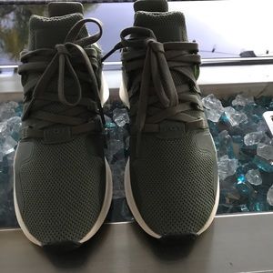 Women Adidas EQT support size 7.5